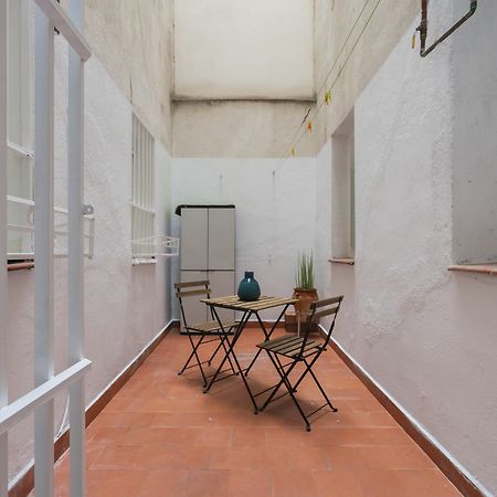 Dobo Rooms Ronda De Segovia Madrid Exteriör bild