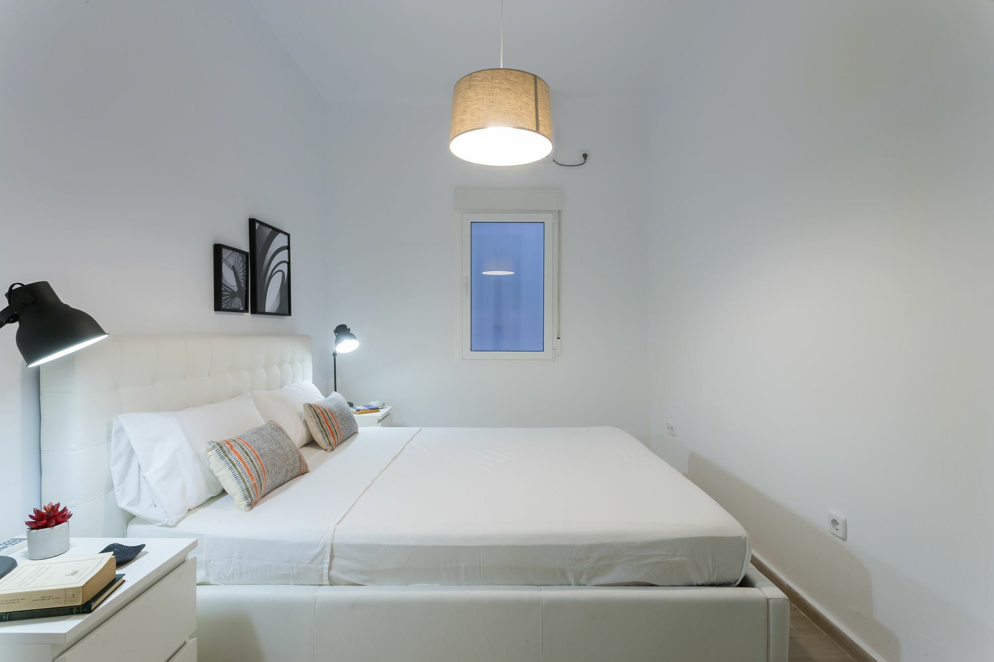 Dobo Rooms Ronda De Segovia Madrid Exteriör bild